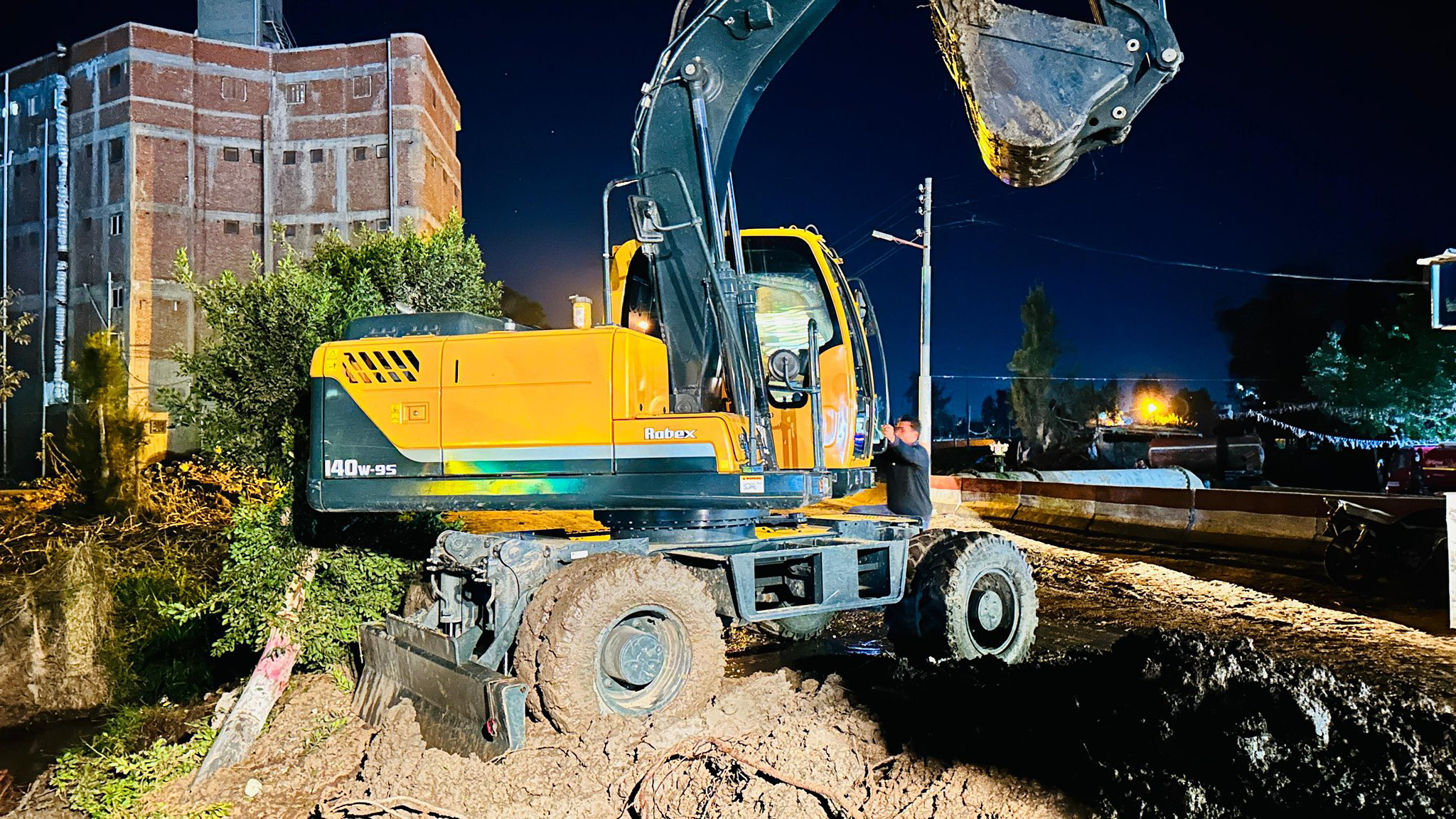 إصلاح عاجل لخط مياه  دسوق -كفر الشيخ